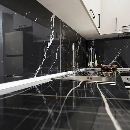 Lungomare Modern Wlora